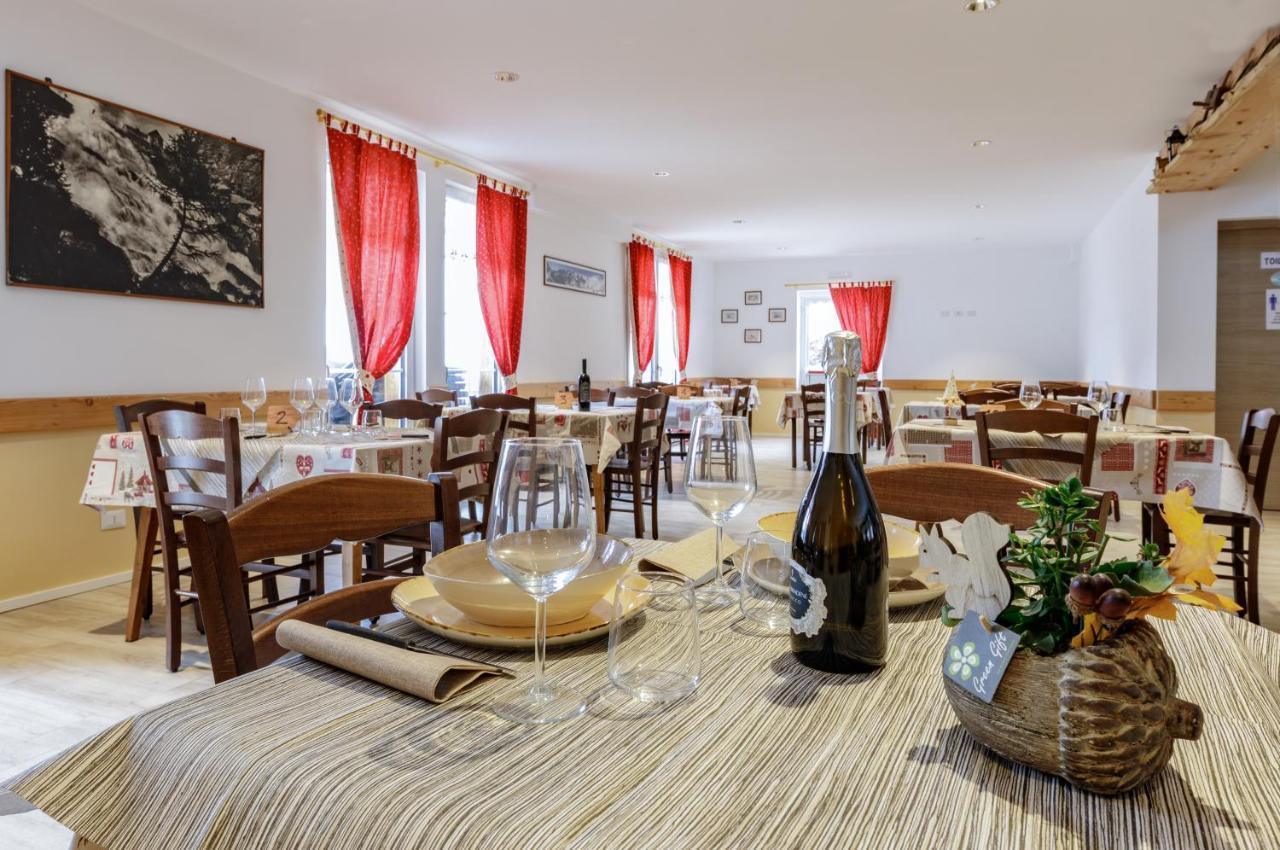 Albergo Ristorante Le Alpi La Frua Zewnętrze zdjęcie