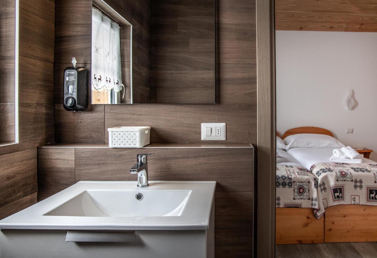 Albergo Ristorante Le Alpi La Frua Zewnętrze zdjęcie